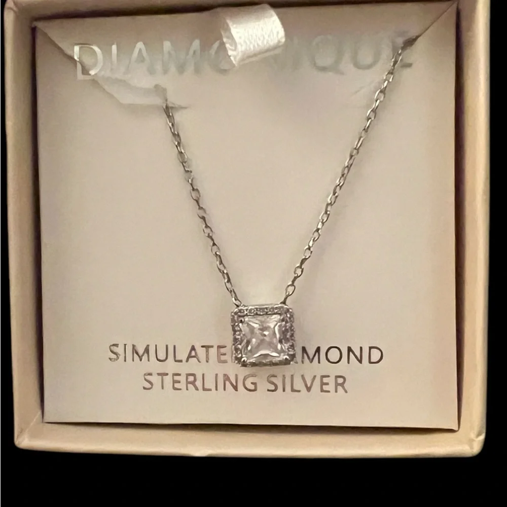 EUC~Diamonique halo Sterling Silver .925 Cubic Zirconia Halo Necklace Length 18”